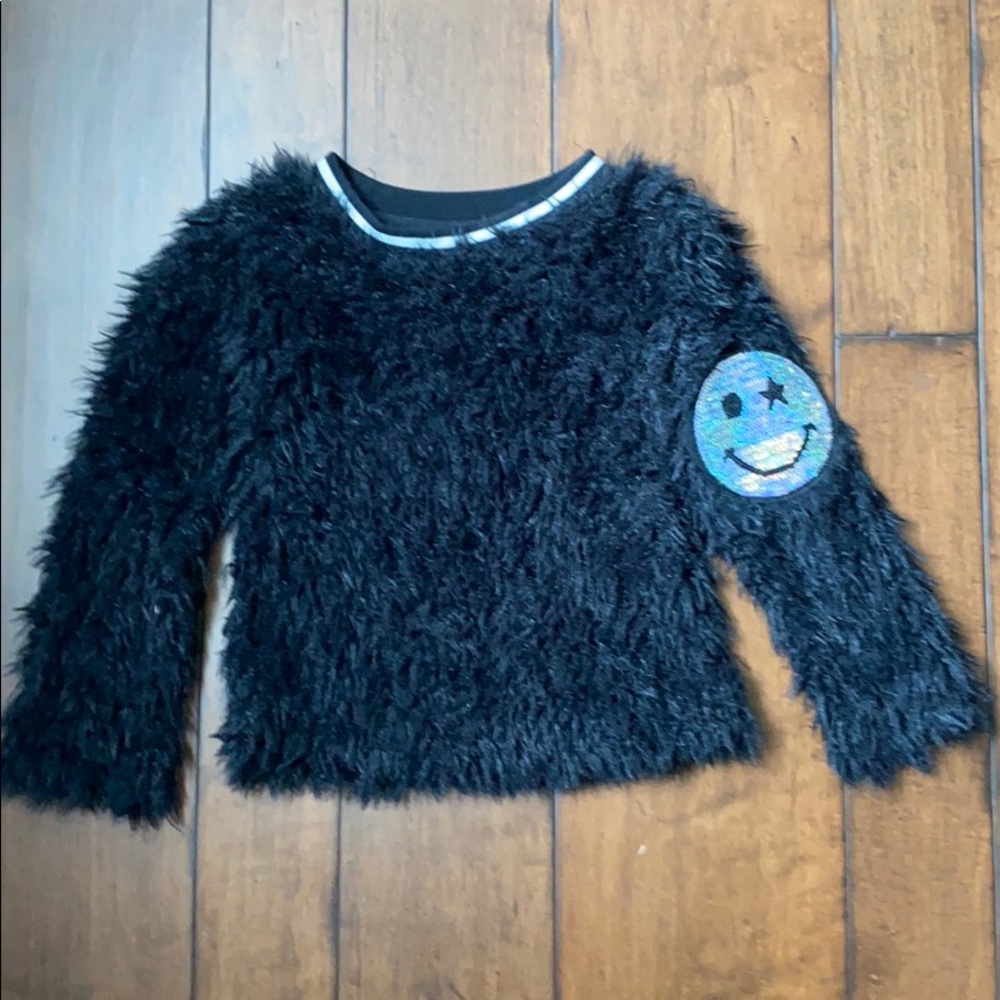 MIA New York-black furry top-Size 6-vguc